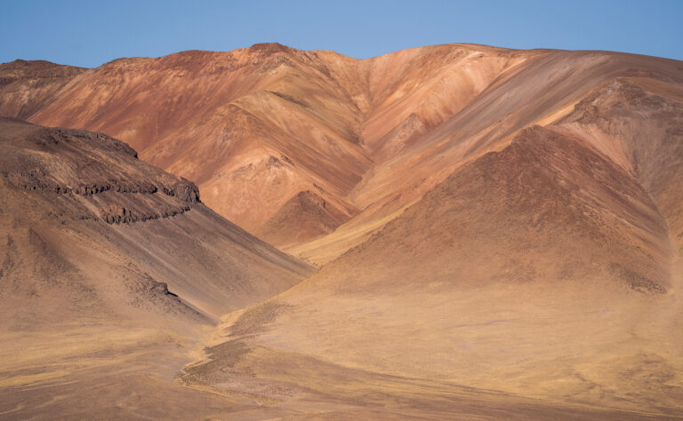 Tara_Salt_Flat_Mountains