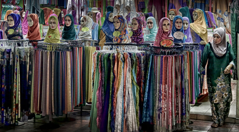 04 Fake_Vs_Reality_Copy