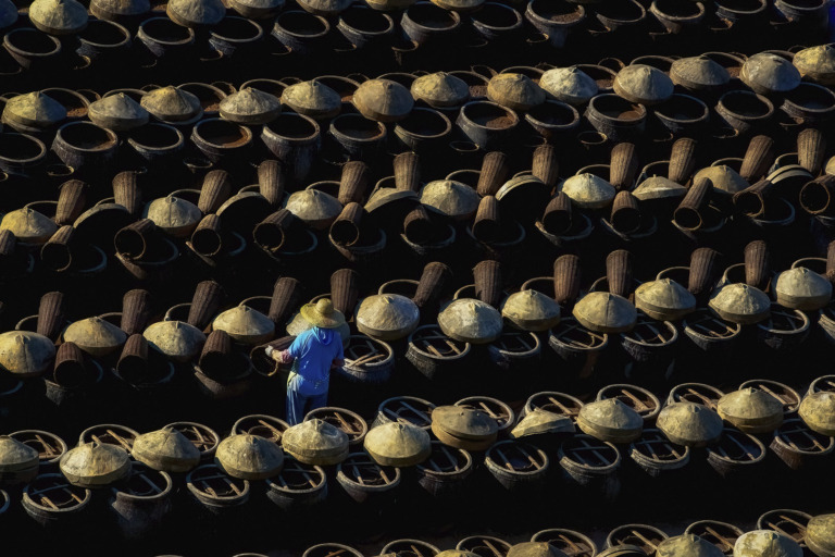 Chen_Kunping - Soy sauce making