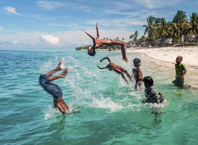 Liu_Ming - Carefree childhood