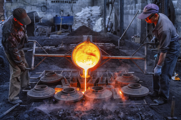 Liu_Shaoning - The iron brothers pots in our village 9