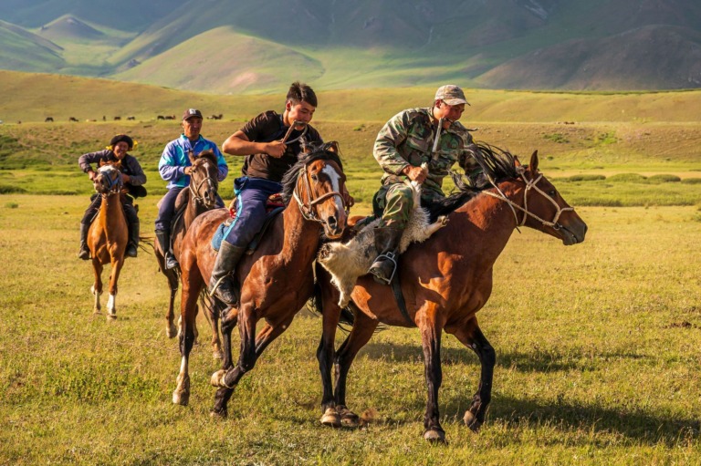 Pataki_Hajnal - The Race
