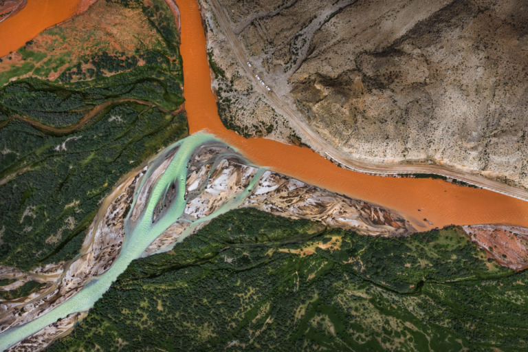 Zhang_Jiyuan - Flowing color ribbon