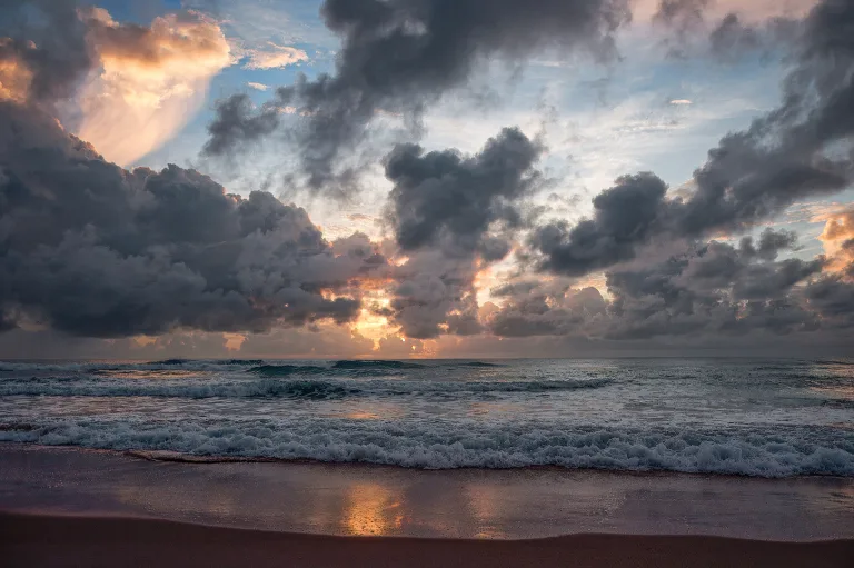 Dalva Couto Ribeiro - Dawn lights at sea