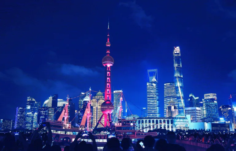 Dong Benhuai - 5 夜色外滩Nightscape of the Bund