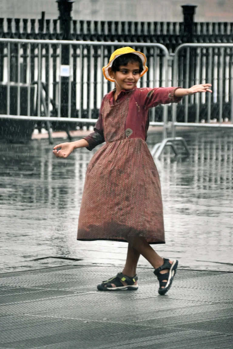 Erika Bartha - Dancing in the rain