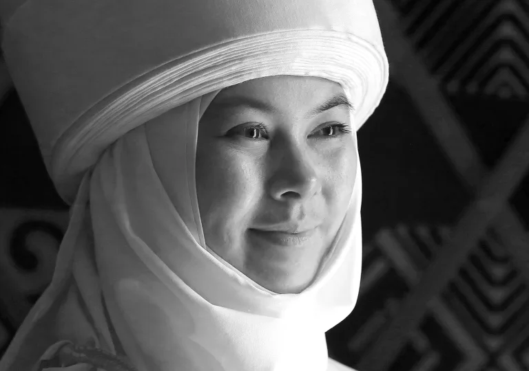Lajos Nagy - 5 Kyrgyzstan woman portrait