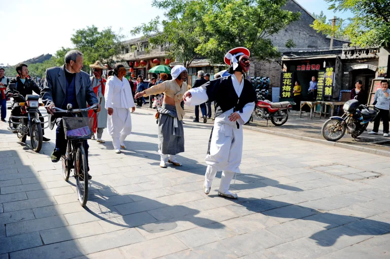 Wang Jitang - 《路遇Performance on Street》