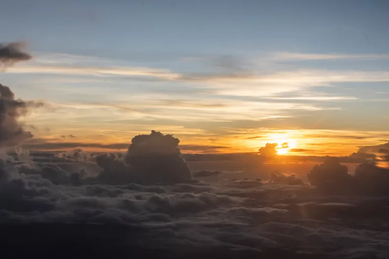 Xia Shangzhi - 云海 A sea of Clouds