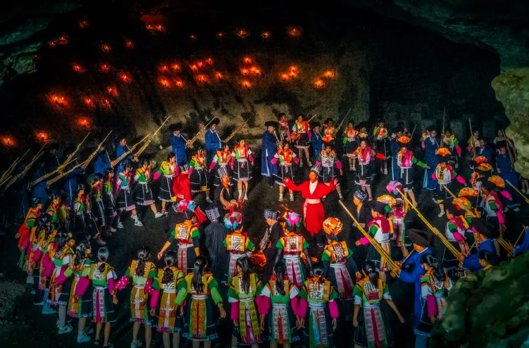 Xu Ping - 3红簪苗跳洞祭祀 Ritual Offering of Miao People许平摄