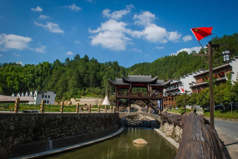 Zou Shuigen - 停云小驻Bridge Tower