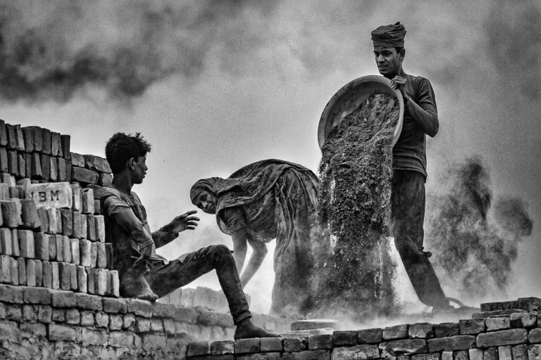 garik avanesian - Workers of Brickfield 9418