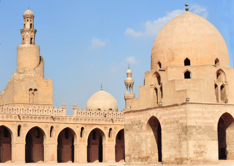 Hind-Essaadi - مأدنة-وصومعة-وباحة-مسجد-ابن-طولون