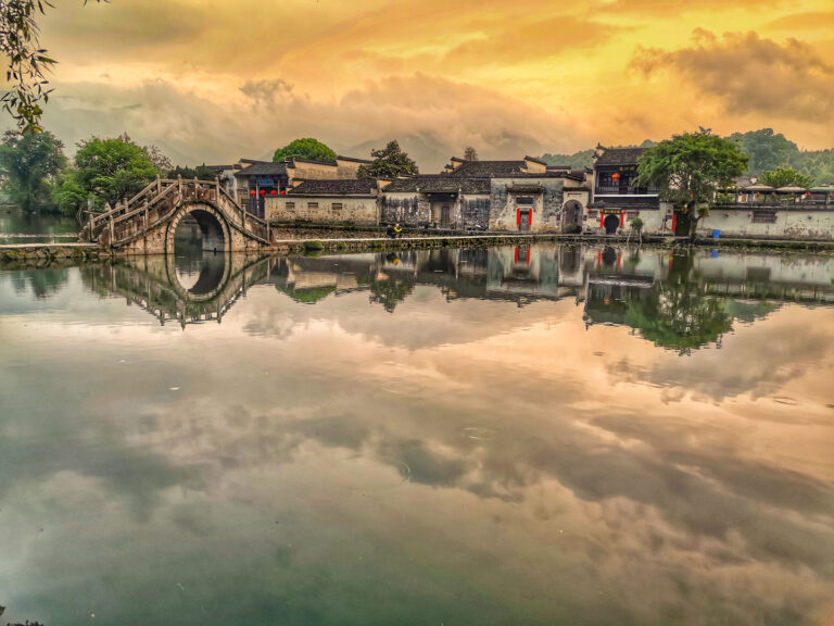 Liu-Zhiping - Hongcun-Village-in-Morning